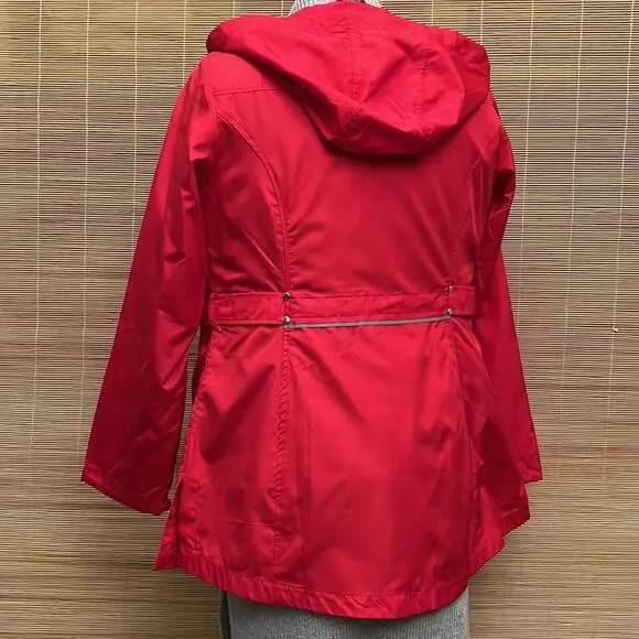 NWOT. Jones New York Red Packable Rain Jacket. M - Picture 3 of 6